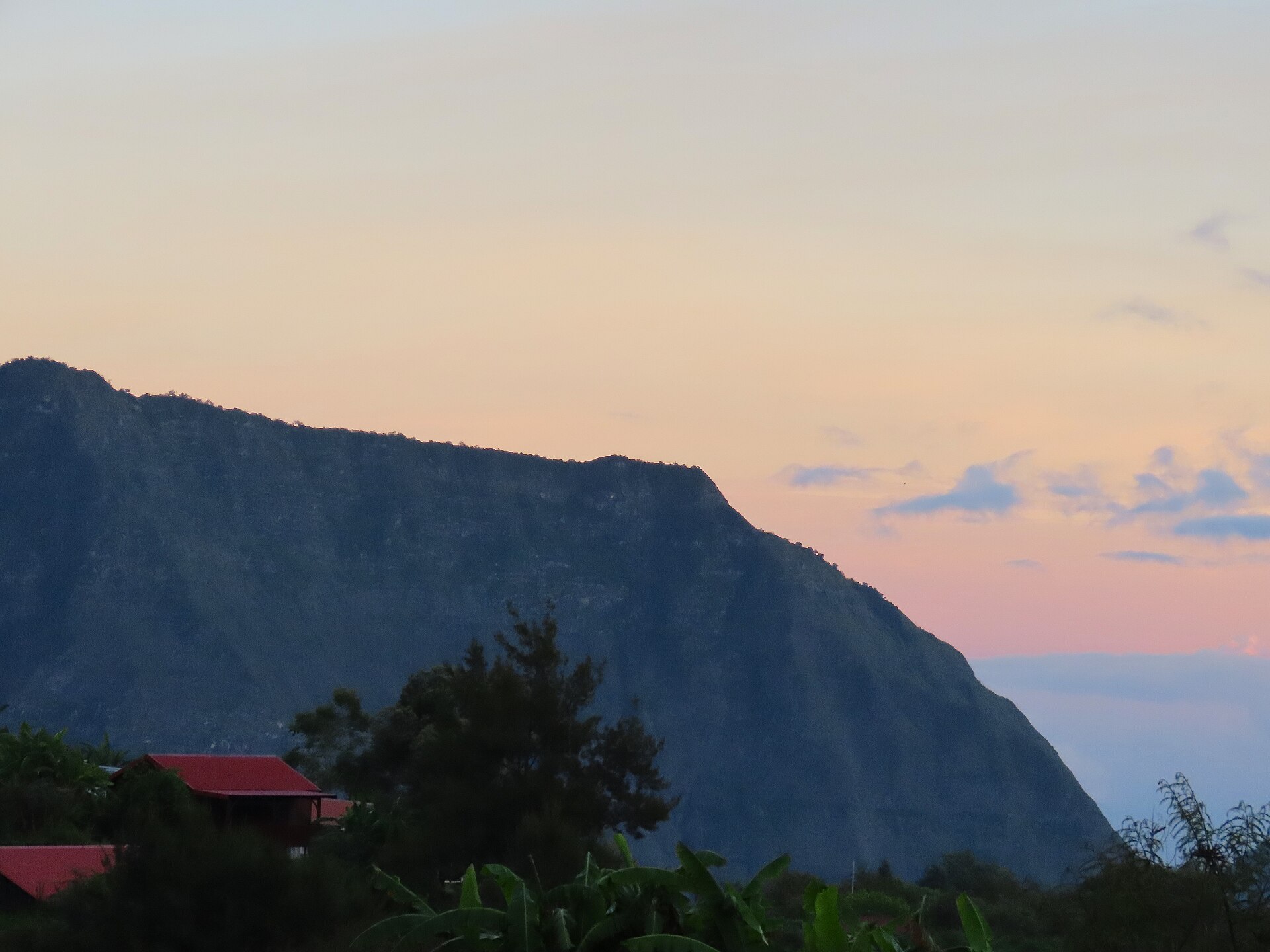 Lever de soleil sur le rempart de l'îlet des Orangers